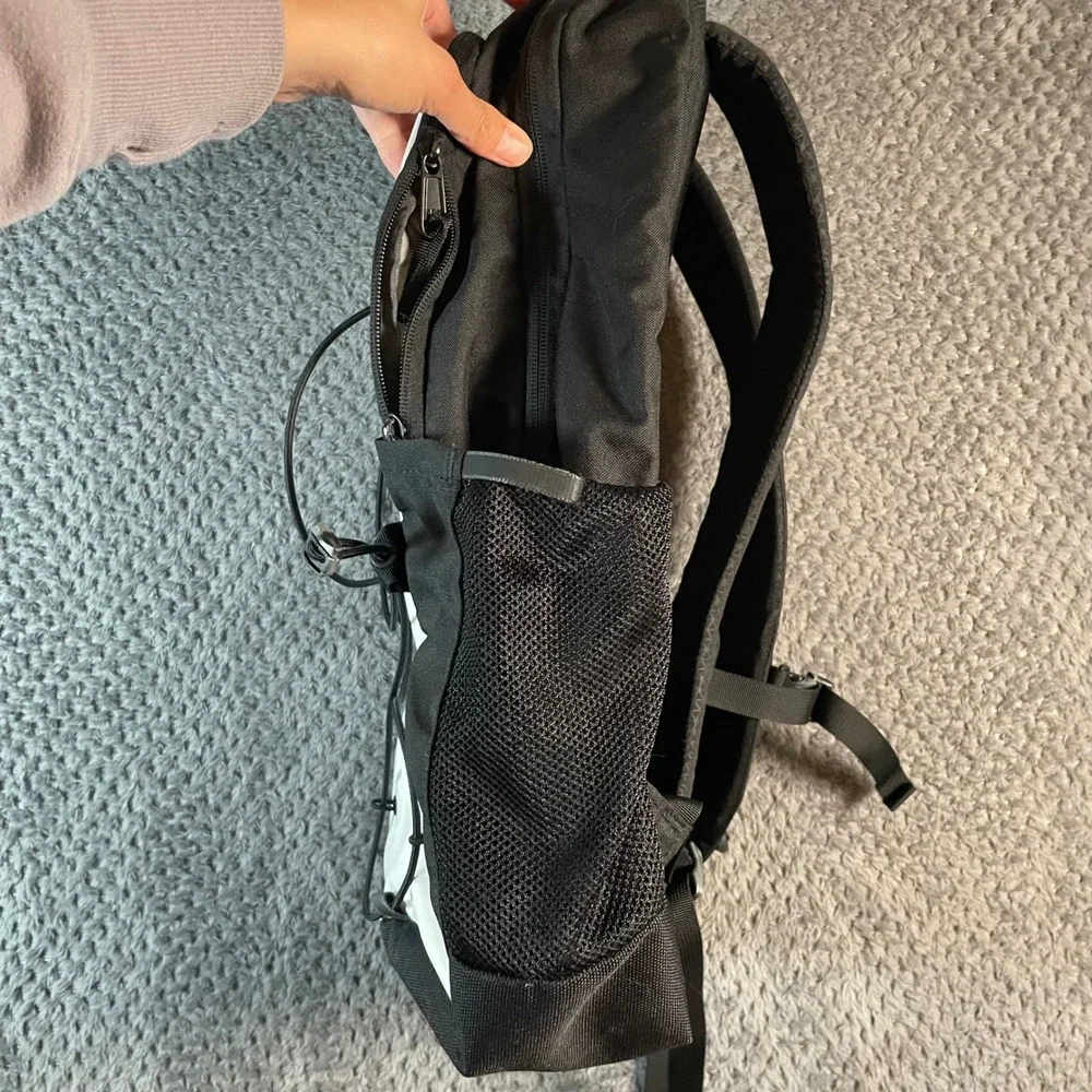 The North Face Jester Backpack Black/White 28L School Travel Water Repellent